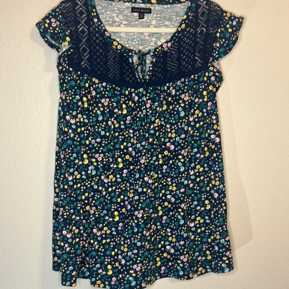 Floral lane Bryant flutter sleeve top size 14/16